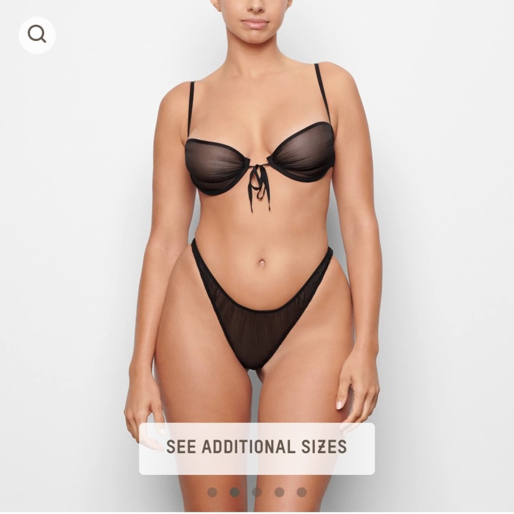 Skims romance bra